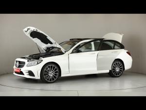 Mercedes-Benz C-Class C200 - Image 27