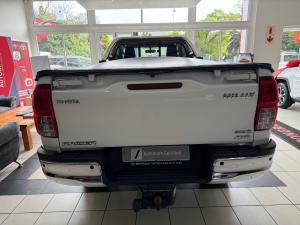 Toyota Hilux 2.4GD-6 single cab 4x4 Raider manual - Image 5