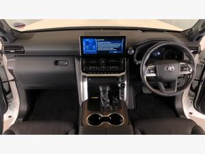 Toyota Land Cruiser 300 3.3D ZX - Image 6