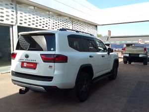 Toyota Land Cruiser 300 3.3D GR-Sport - Image 2