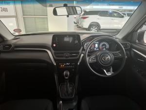 Toyota Urban Cruiser 1.5 XR automatic - Image 6