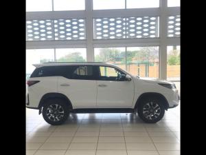 Toyota Fortuner 2.4GD-6 Raised Body automatic - Image 3