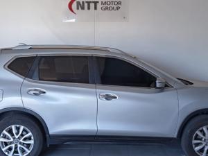 Nissan X Trail 2.5 Acenta 4X4 CVT - Image 4
