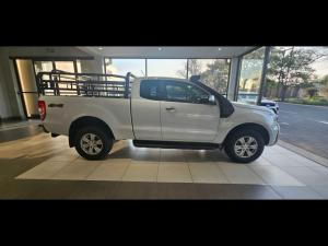 Ford Ranger 3.2TDCI XLT 4X4 automaticSUP/CAB - Image 3