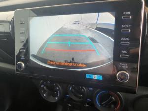 Toyota Hilux 2.4GD-6 double cab Raider manual - Image 11