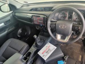 Toyota Hilux 2.4GD-6 double cab Raider manual - Image 7