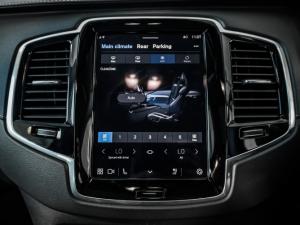Volvo XC90 T8 Recharge AWD Ultra Dark - Image 17