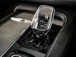 Volvo XC90 T8 Recharge AWD Ultra Dark - Image 18