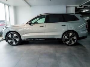 Volvo EX90 Ultra Twin Performance - Image 9