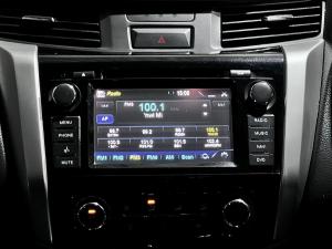 Nissan Navara 2.3D double cab SE auto - Image 12