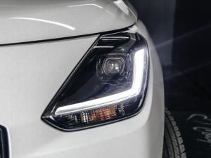 Suzuki Swift 1.2 GLX auto - Image 18