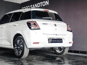 Suzuki Swift 1.2 GLX auto - Image 19