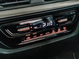 Suzuki Swift 1.2 GLX auto - Image 30