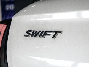 Suzuki Swift 1.2 GLX auto - Image 9