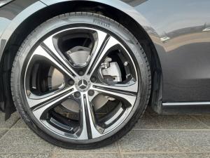 Mercedes-Benz C-Class C220d Avantgarde - Image 3
