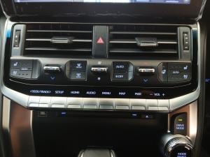 Toyota Land Cruiser 300 3.3D ZX - Image 14