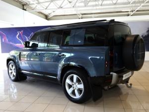 Land Rover Defender 110 D300 X-Dynamic HSE - Image 4