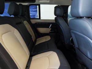 Land Rover Defender 110 D300 X-Dynamic HSE - Image 8