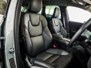 Volvo XC60 B5 AWD Essential - Image 10
