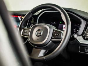 Volvo XC60 B5 AWD Essential - Image 11