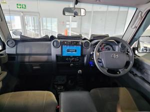 Toyota Land Cruiser 79 4.5D-4D V8 double cab LX - Image 19