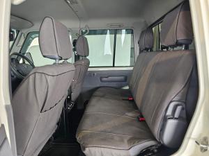 Toyota Land Cruiser 79 4.5D-4D V8 double cab LX - Image 22