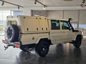Toyota Land Cruiser 79 4.5D-4D V8 double cab LX - Image 9