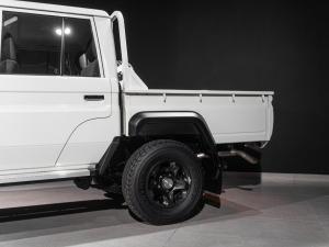 Toyota Land Cruiser 79 2.8GD-6 double cab - Image 15