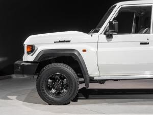 Toyota Land Cruiser 79 2.8GD-6 double cab - Image 16