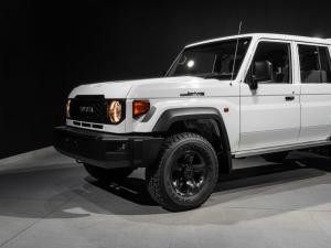 Toyota Land Cruiser 79 4.2D double cab - Image 18