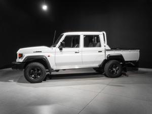 Toyota Land Cruiser 79 4.2D double cab - Image 21