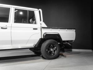 Toyota Land Cruiser 79 4.2D double cab - Image 25