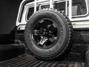 Toyota Land Cruiser 79 4.2D double cab - Image 6