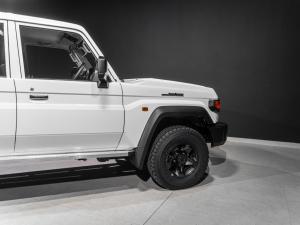 Toyota Land Cruiser 79 4.2D double cab - Image 8