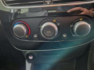 Renault Clio IV 900T Authentique 5-Door - Image 19