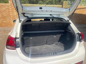 Kia Rio hatch 1.4 LS - Image 9
