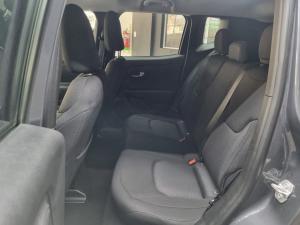Jeep Renegade 1.4T Longitude - Image 11