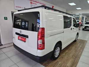 Toyota Quantum 2.8 LWB crew cab - Image 2