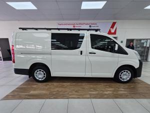 Toyota Quantum 2.8 LWB crew cab - Image 3
