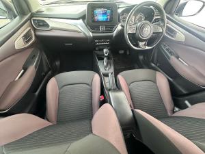 Toyota Starlet Cross 1.5 XS auto - Image 6