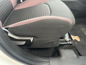 Toyota Starlet Cross 1.5 XS auto - Image 18