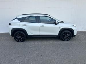 Toyota Starlet Cross 1.5 XS auto - Image 3