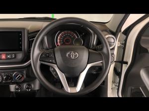 Toyota Vitz 1.0 XR manual - Image 8