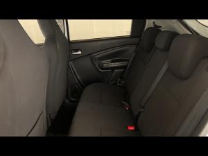 Toyota Vitz 1.0 XR manual - Image 11