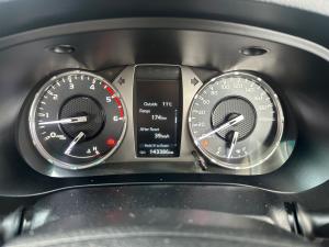 Toyota Hilux 2.4GD-6 Xtra cab Raider manual - Image 11