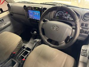 Toyota Land Cruiser 79 4.5D-4D LX V8 single cab - Image 6