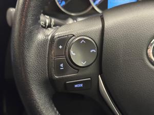 Toyota Corolla Quest 1.8 Prestige auto - Image 9