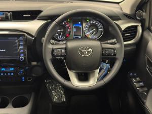 Toyota Hilux 2.8GD-6 double cab Raider auto - Image 8