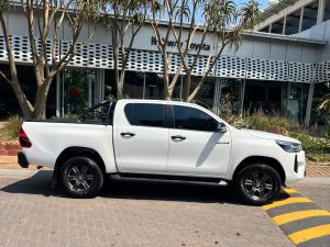 Toyota Hilux 2.8GD-6 double cab 4x4 Raider auto - Image 3
