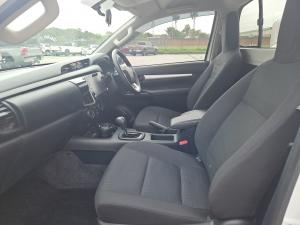 Toyota Hilux 2.4GD-6 single cab Raider manual - Image 7